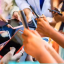 Smart Phone: భారతీయులు రోజుకు ఎన్ని గంటలు ఫోన్‌ వాడుతున్నారో తెలుసా.? తాజా అధ్యయనంలో షాకింగ్ విషయాలు 