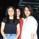 सहेलियों के साथ आउटिंग पर नीतू सिंह, नातिन ने लूटी पूरी लाइमलाइट, PIX