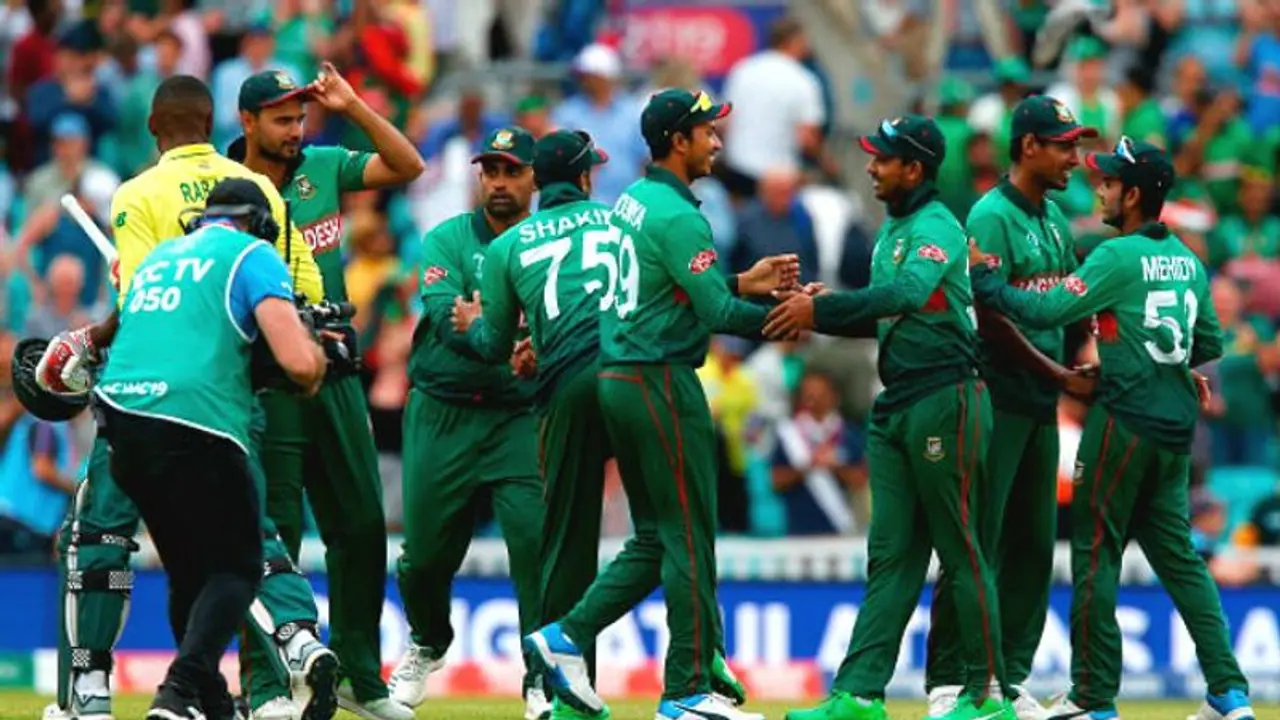 Bangladeshi cricketers celebrates after win Bangladeshi cricketers celebrates after win