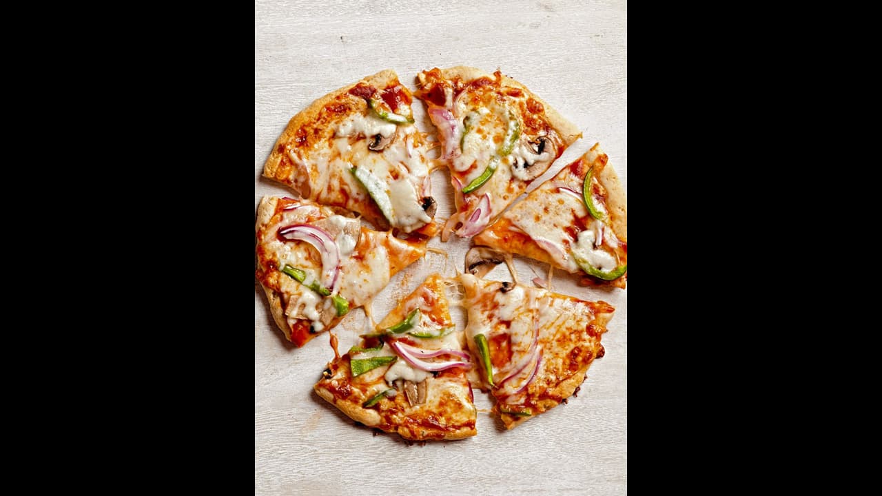 Homemade pizza recipe in Hindi Homemade pizza recipe in Hindi