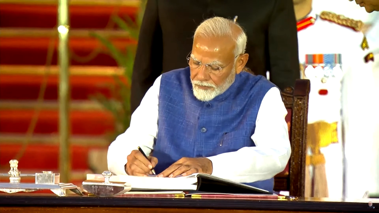 Narendra Modis Oath Ceremony 72 ministers in NDA government bsm Narendra Modis Oath Ceremony 72 ministers in NDA government bsm