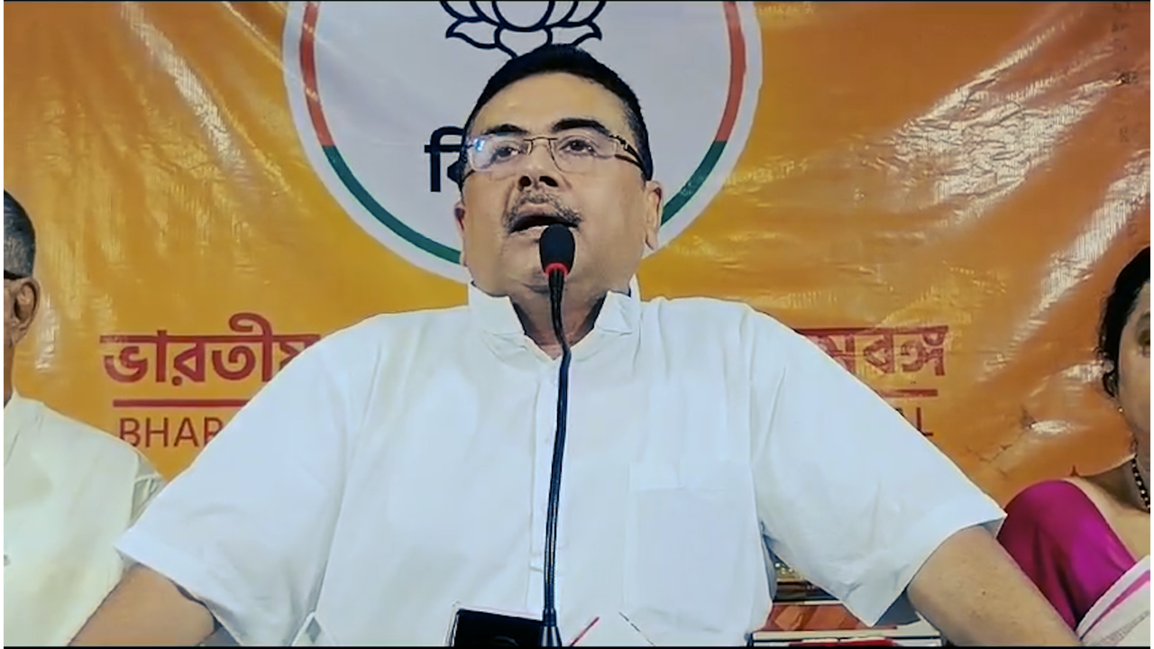 Suvendu Adhikari Dharna case of in front of Raj Bhavan The hearing will be next Tuesday bsm Suvendu Adhikari Dharna case of in front of Raj Bhavan The hearing will be next Tuesday bsm