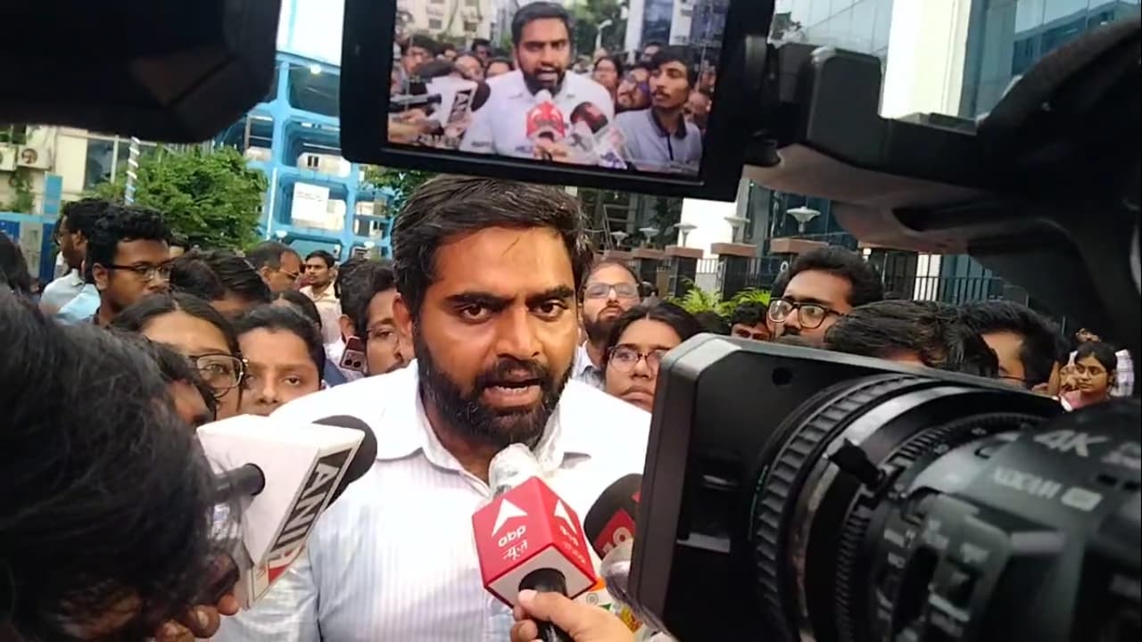 RG Kar Hospital Protest Update on Junior Doctors Mamata Banerjee Kalighat Meeting State Govt Accepts Conditions bsm RG Kar Hospital Protest Update on Junior Doctors Mamata Banerjee Kalighat Meeting State Govt Accepts Conditions bsm