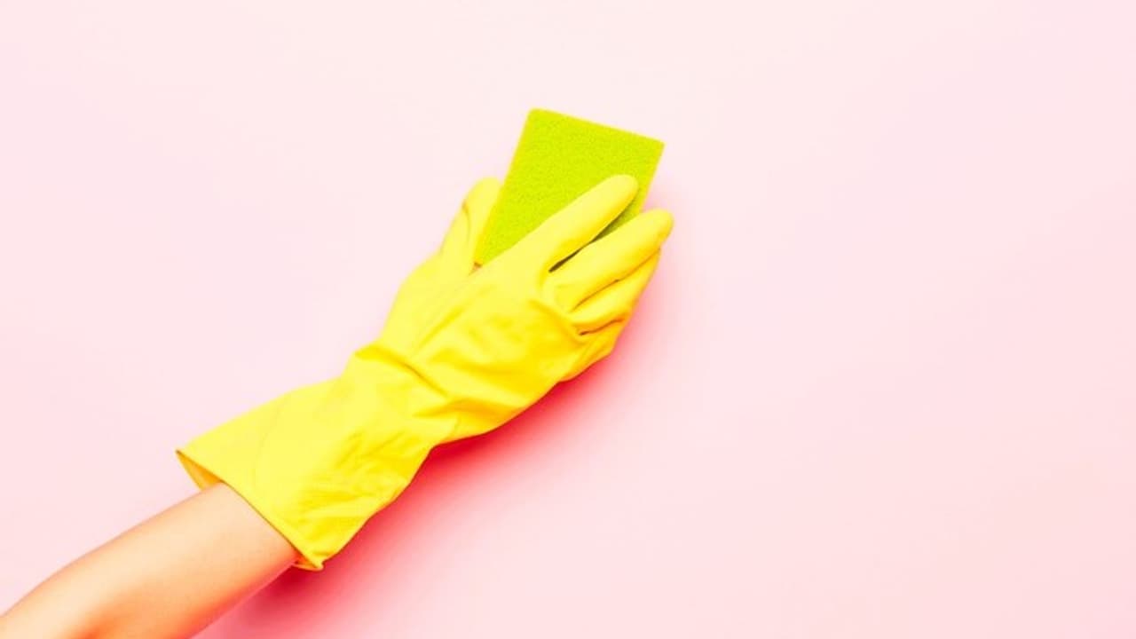 Effective Cleaning Tips For Remove Oil Stains from Walls