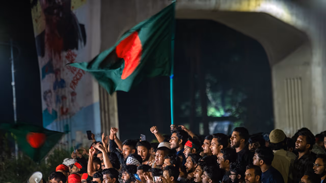 Bangladesh ex army personnel march in Dhaka demand occupation of Kolkata bsm Bangladesh ex army personnel march in Dhaka demand occupation of Kolkata bsm