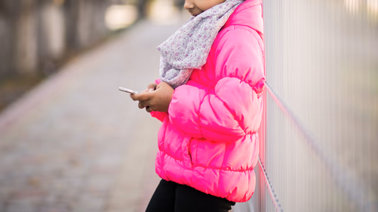 girl use mobile girl use mobile