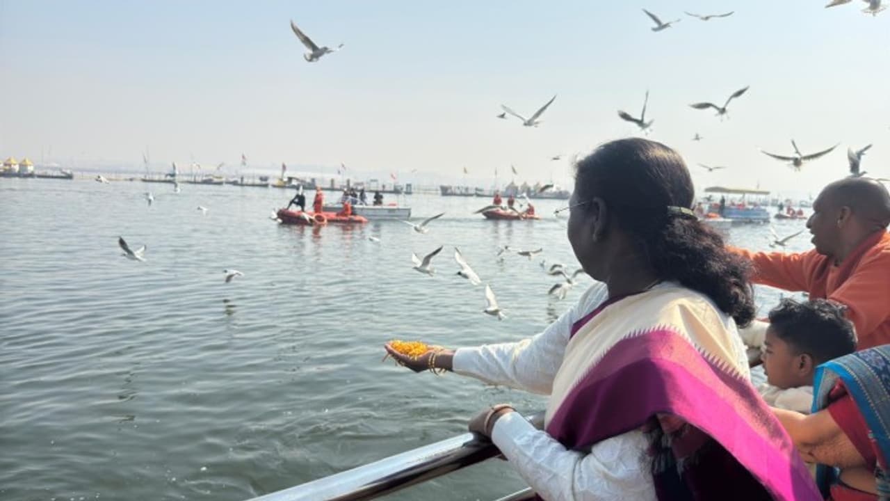 Maha Kumbh Bath President Draupadi Murmu Maha Kumbh Bath President Draupadi Murmu