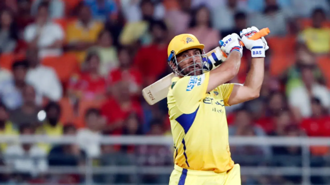 MS Dhoni back to finishing style at age of 43