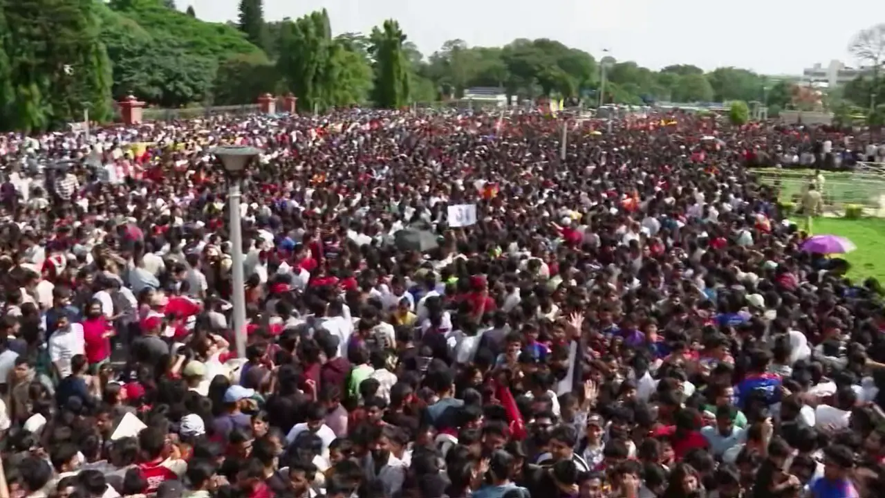 RCB victory parade, Stampede at Chinnaswamy Stadium 