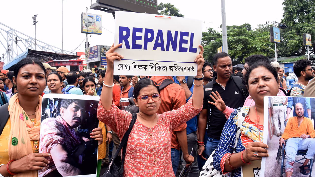 Terminated teachers call for Nabana drive, Kolkata Terminated teachers call for Nabana drive, Kolkata