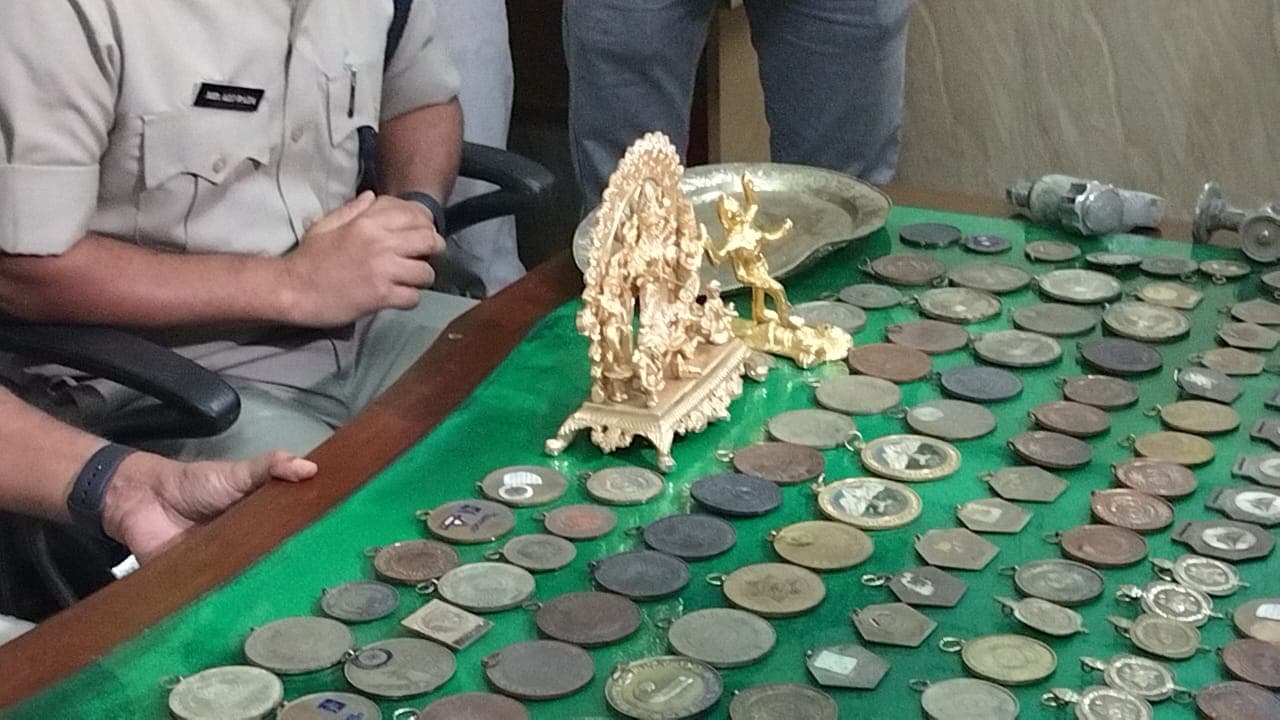 Police recover 295 medals from swimmer Bulla in 48 hours arrest thief