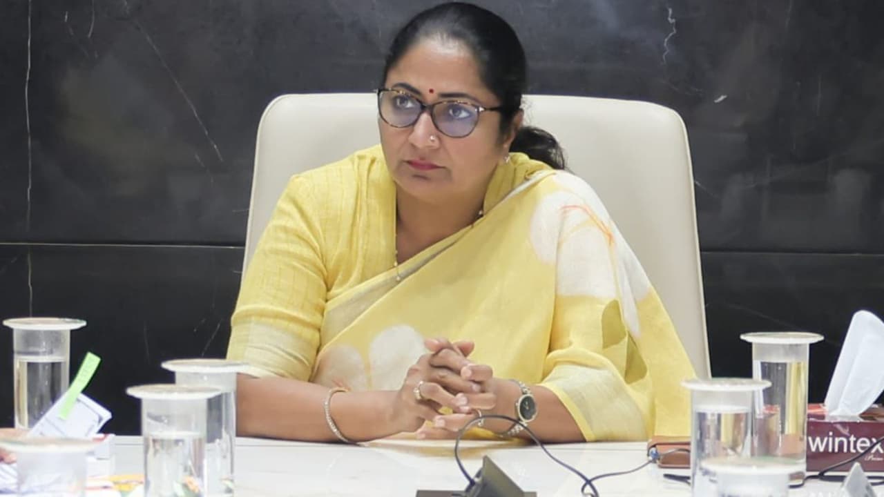 delhi cm rekha gupta attack