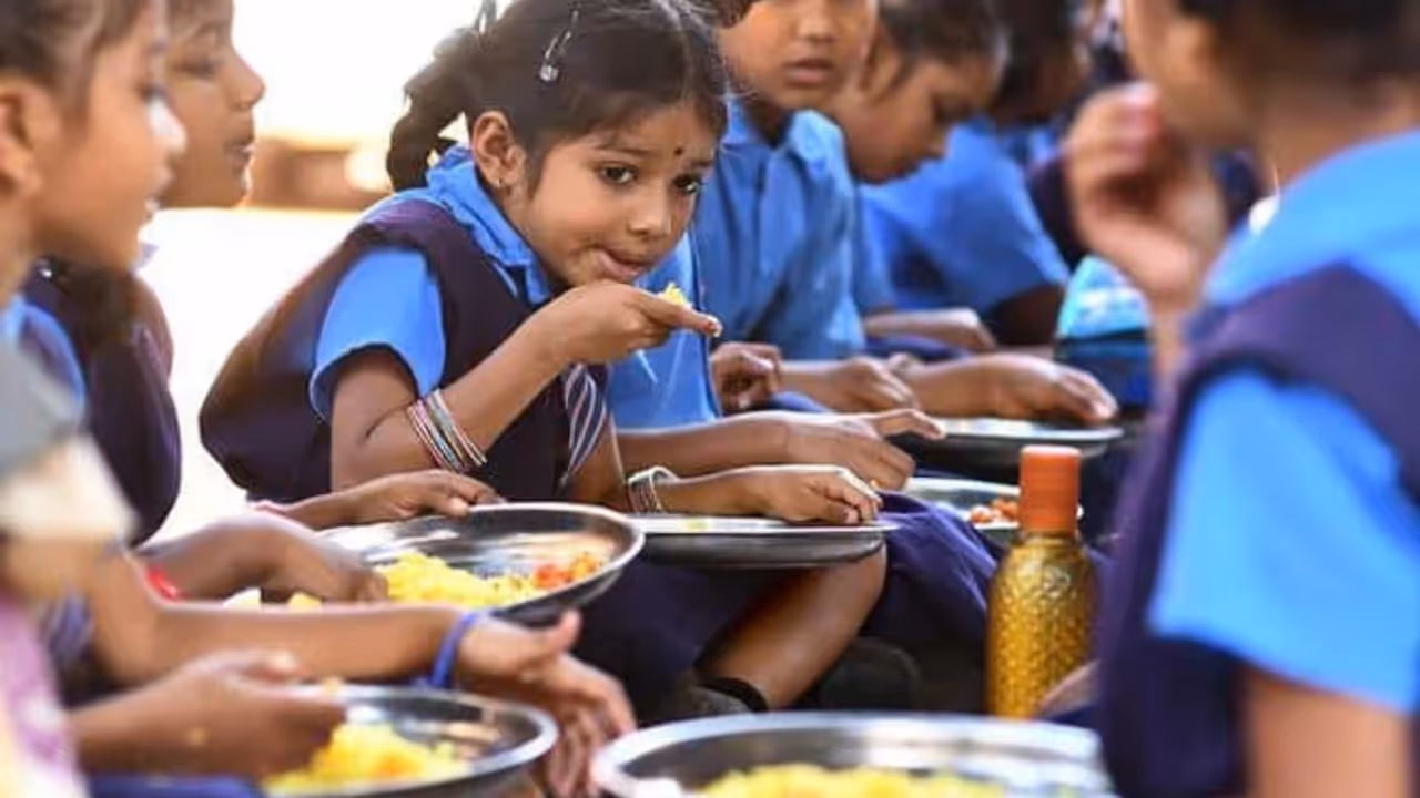 kanpur ggic chunniganj free mid day meal mission shakti 5