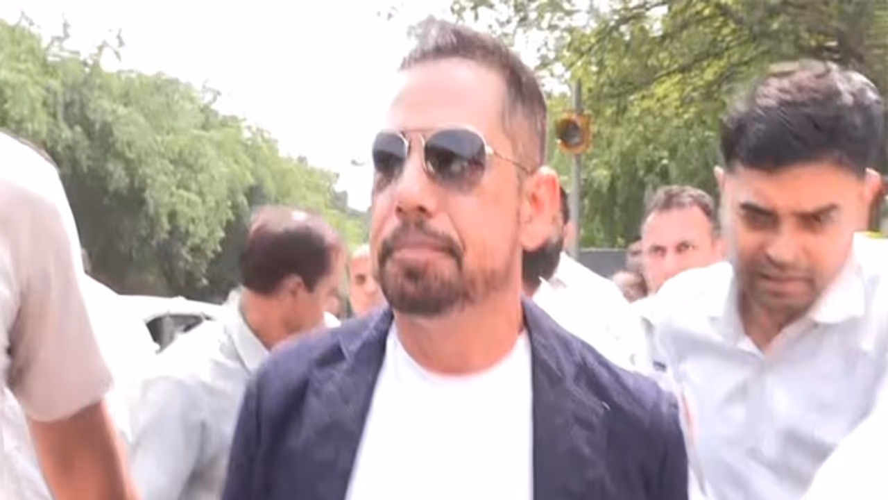 Businessman Robert Vadra at ED office (Photo/ANI)