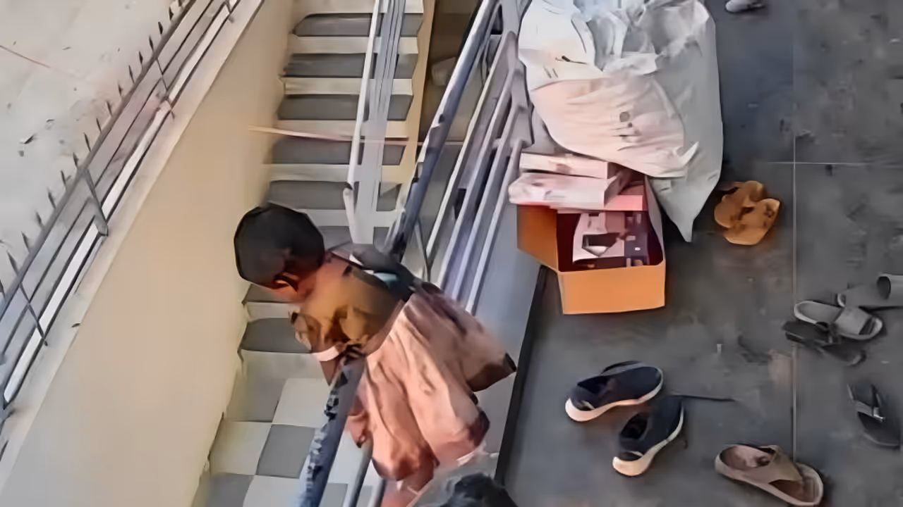 CCTV captures child fall from clothing store in Chickballapur police begin probe CCTV captures child fall from clothing store in Chickballapur police begin probe