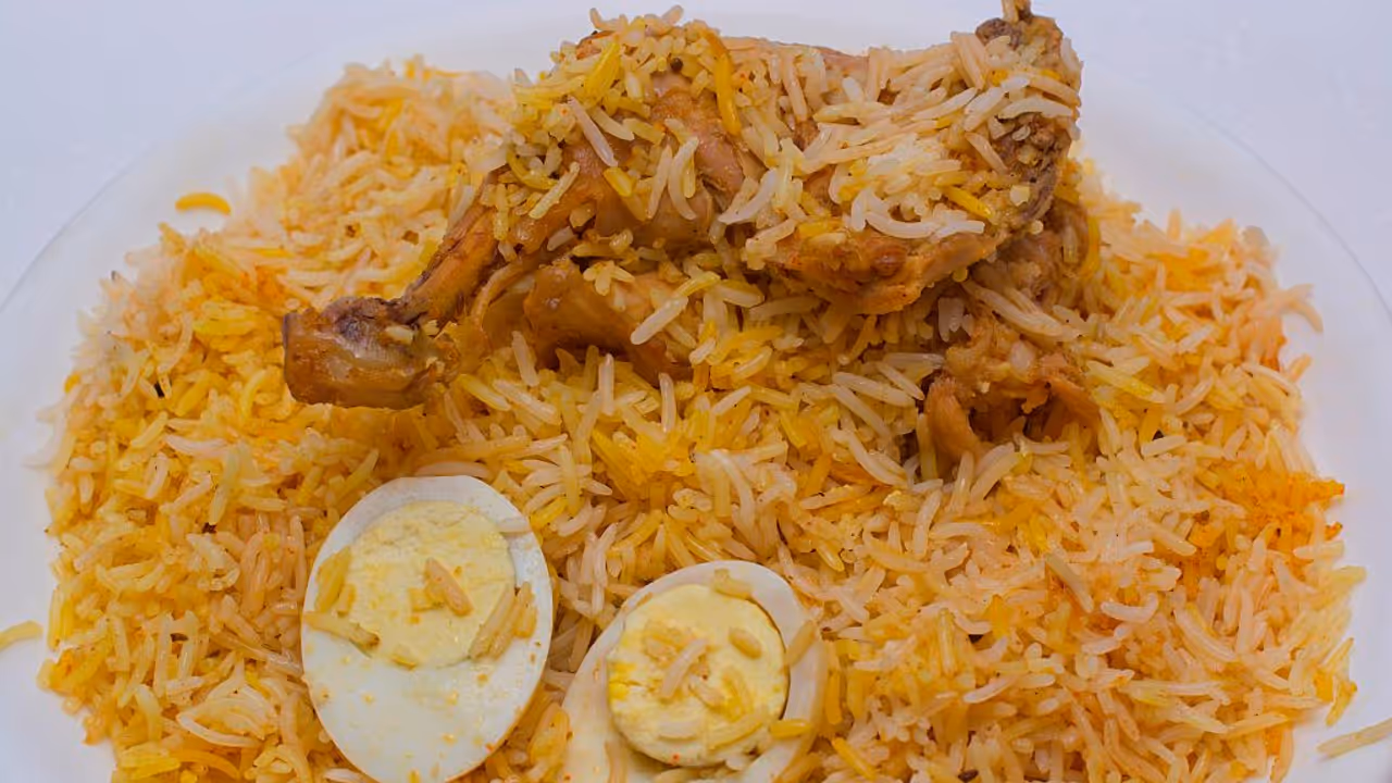 MP Shocker Fight Over Chicken Leg in Biryani MP Shocker Fight Over Chicken Leg in Biryani