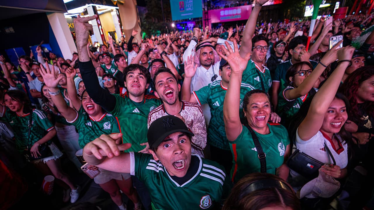 Mexico Fans During Round of 32 Clash vs Ecuador Mexico Fans During Round of 32 Clash vs Ecuador