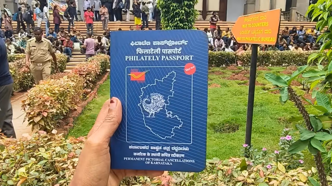Karnataka Heritage Passport Draws Crowds In Bengaluru As Collectors Queue Up To Buy ₹600 Edition Karnataka Heritage Passport Draws Crowds In Bengaluru As Collectors Queue Up To Buy ₹600 Edition