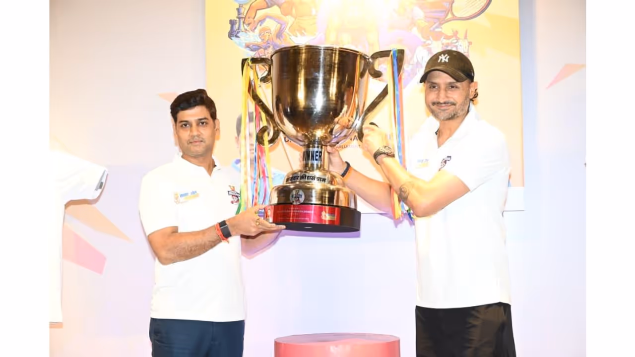 Dr. Shrikant Lata Eknath Shinde hosted 2nd Khasdar Krida Sangram graced by Padamshree Harbhajan Singh Dr. Shrikant Lata Eknath Shinde hosted 2nd Khasdar Krida Sangram graced by Padamshree Harbhajan Singh