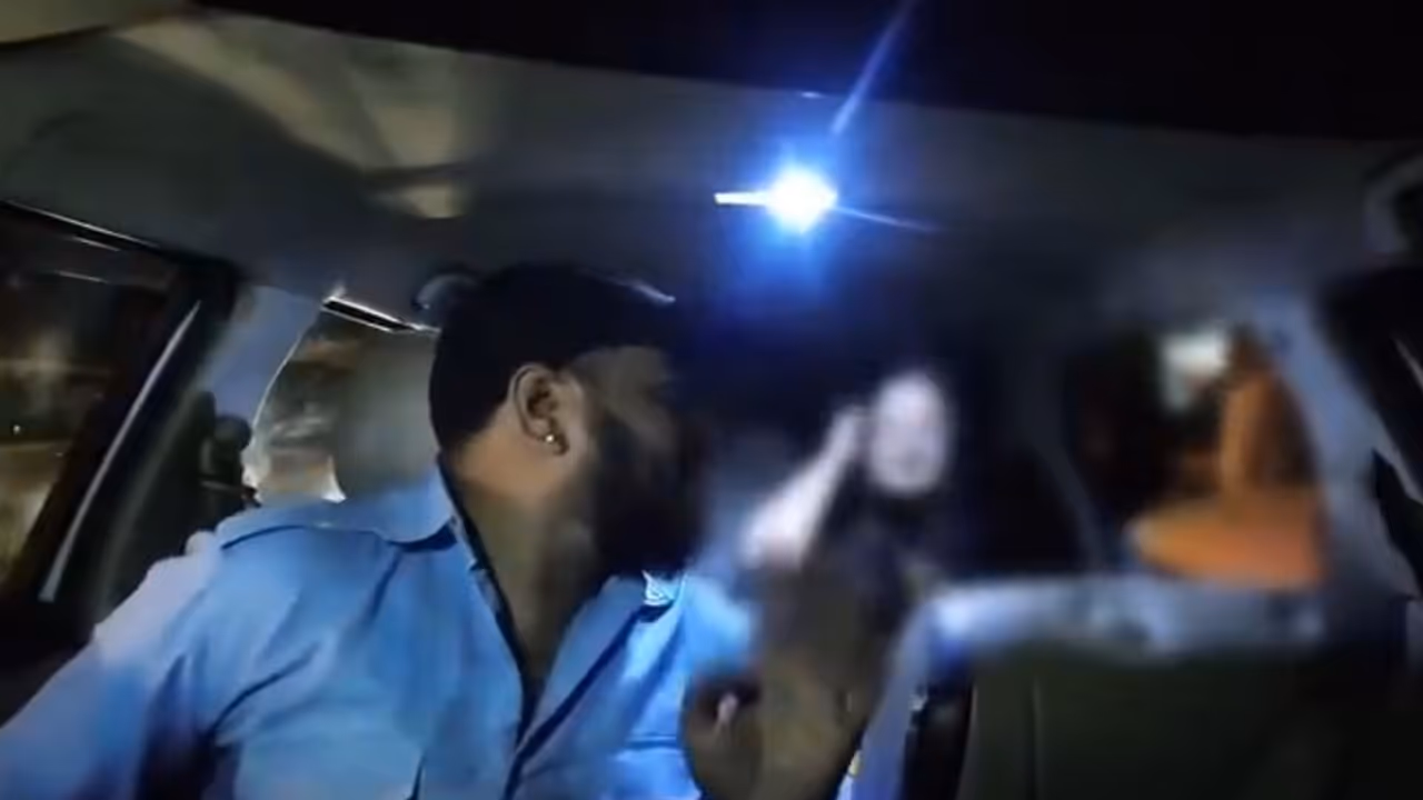 VIRAL VIDEO | 'Socho Apne Bhai Ki Gaadi Mein Ho': Delhi Cab Driver's Words Win Hearts Online (WATCH) VIRAL VIDEO | 'Socho Apne Bhai Ki Gaadi Mein Ho': Delhi Cab Driver's Words Win Hearts Online (WATCH)