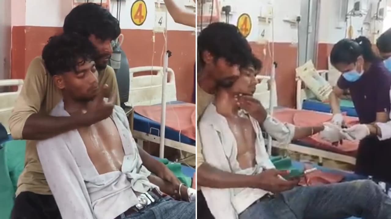 Hardoi Man Slaps Brother 150 Times in One Hour After Snake Bite to Keep Him Conscious, Video Goes Viral (WATCH) Hardoi Man Slaps Brother 150 Times in One Hour After Snake Bite to Keep Him Conscious, Video Goes Viral (WATCH)