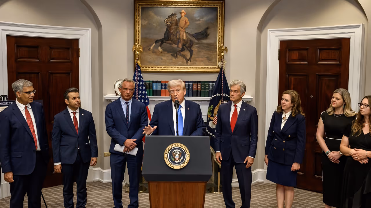 US President Trump warns pregnant women against Tylenol use US President Trump warns pregnant women against Tylenol use