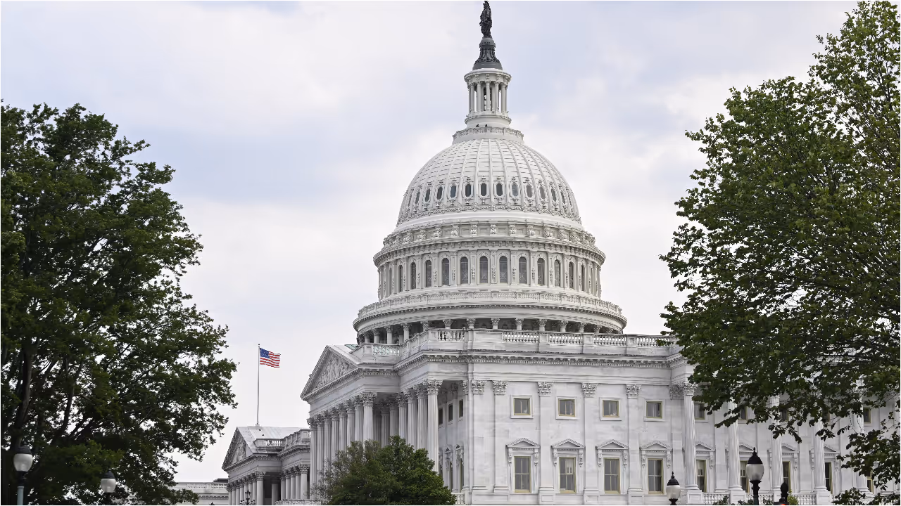 US on brink of government shutdown as Trump, Democrats deadlock