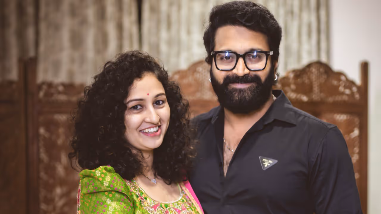 Pragati Shetty gets emotional and hugs Rishabh Shetty at the Kantara: Chapter 1 screening