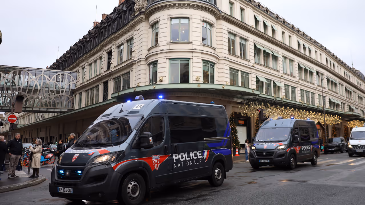 Police probe $1.2 million jewellery heist at Roubaix boutique Police probe $1.2 million jewellery heist at Roubaix boutique