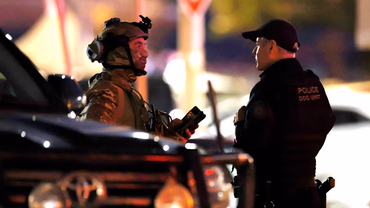 Police secure Bondi Beach as investigation continues after deadly shooting Police secure Bondi Beach as investigation continues after deadly shooting