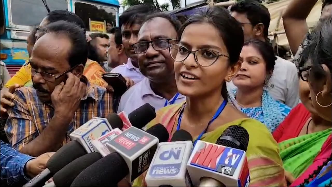 Madhuparna thakur won the Bagda assembly then unlocked Veenapanidevis room bsm Madhuparna thakur won the Bagda assembly then unlocked Veenapanidevis room bsm