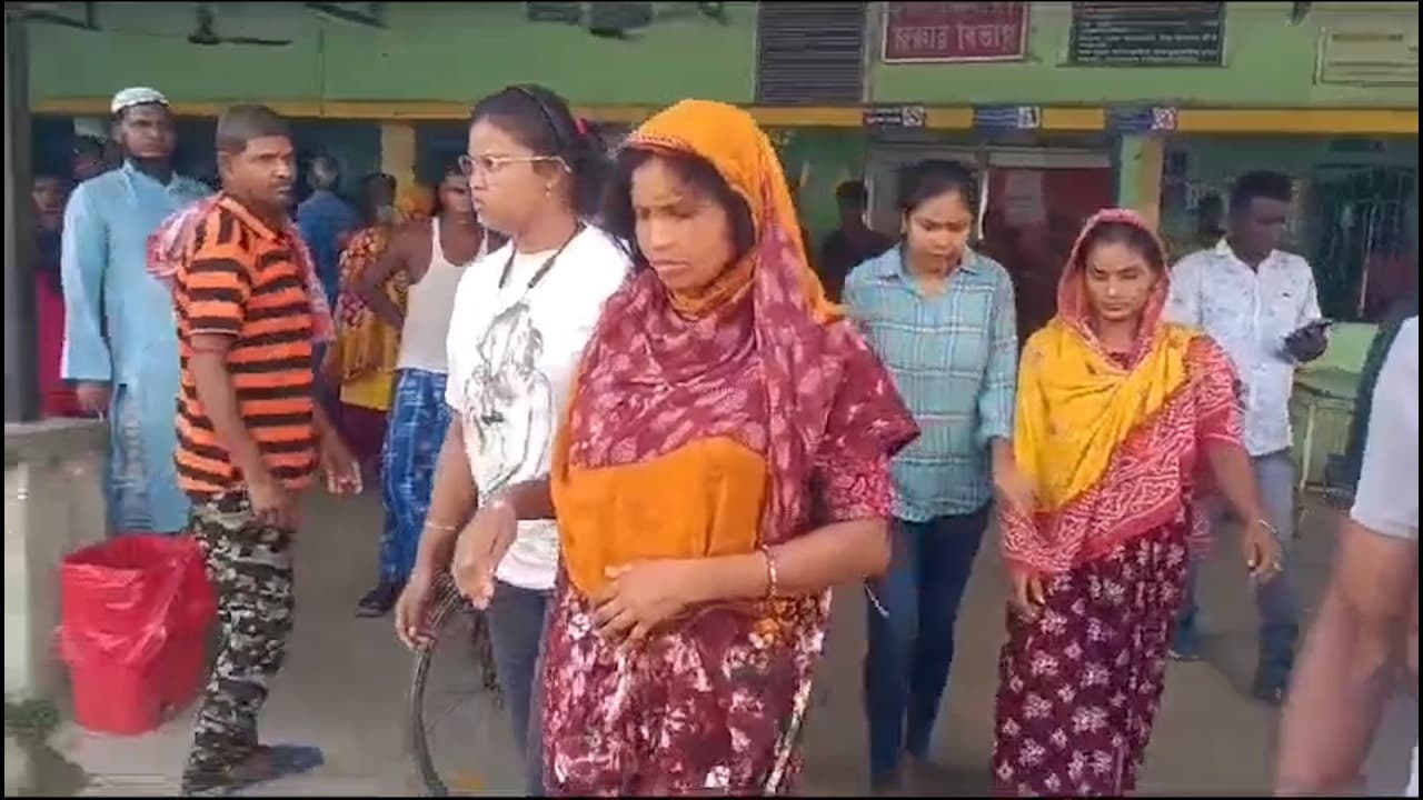 police found tunnel from the fraudsters house to the Matla river in Kultali bsm police found tunnel from the fraudsters house to the Matla river in Kultali bsm