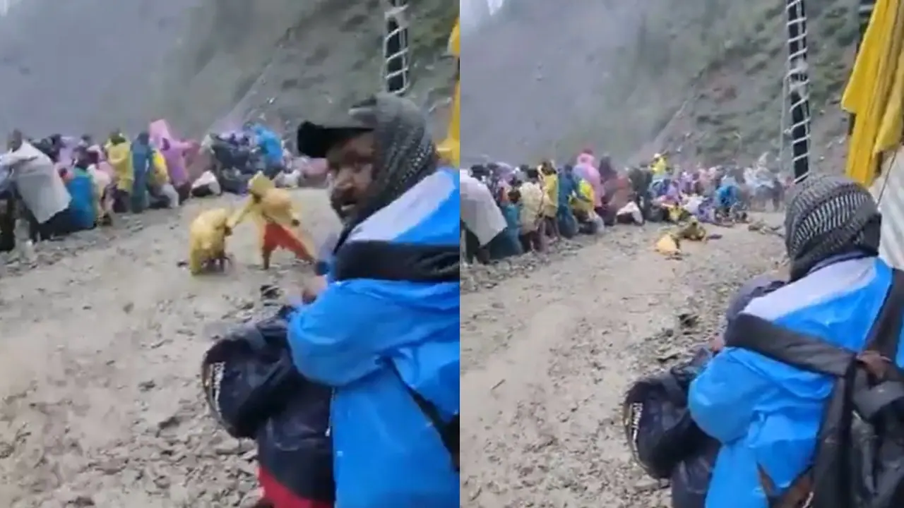 Amarnath pilgrims washed downhill Amarnath pilgrims washed downhill