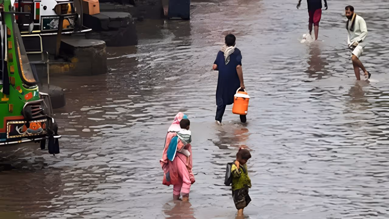 पाकिस्तान में मानसून ने मचाई तबाही पाकिस्तान में मानसून ने मचाई तबाही