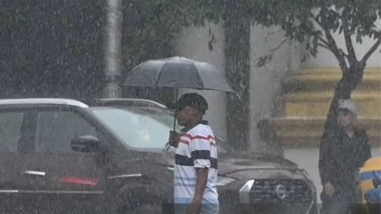 दिल्ली में आज बारिश की आशंका