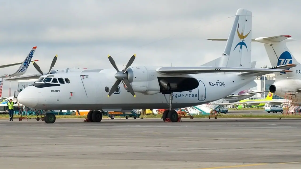 An 24 passenger plane An 24 passenger plane