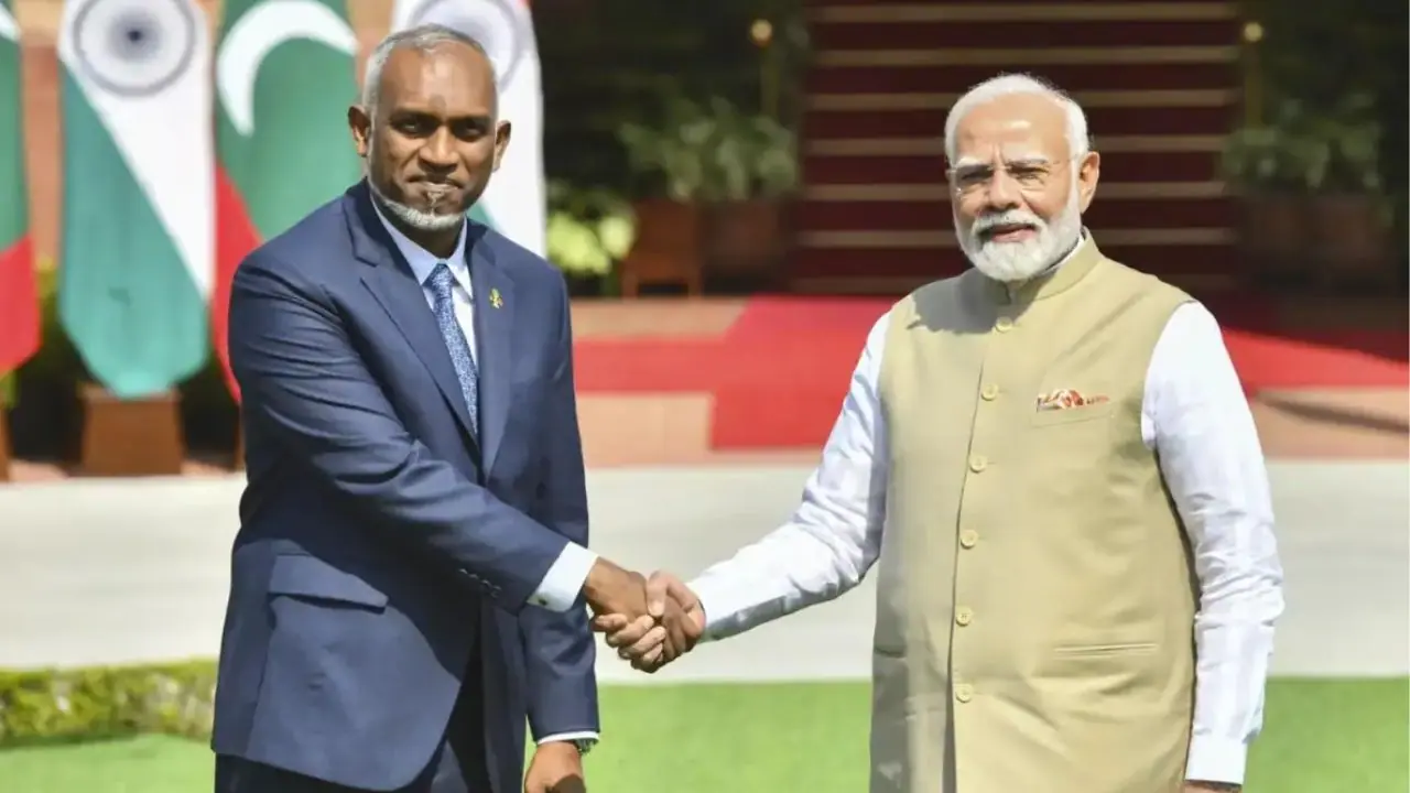 मालदीव रवाना हुए पीएम मोदी