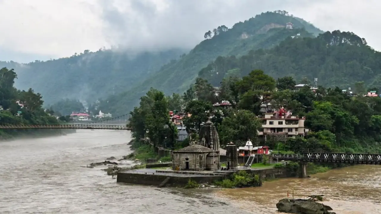 26 से 28 जुलाई तक भारी बारिश का अलर्ट 26 से 28 जुलाई तक भारी बारिश का अलर्ट