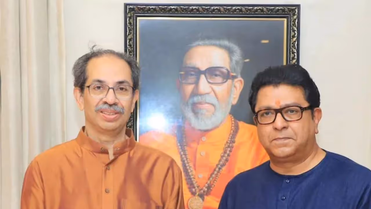 6 साल बाद उद्धव के घर पहुंचे राज ठाकरे 6 साल बाद उद्धव के घर पहुंचे राज ठाकरे