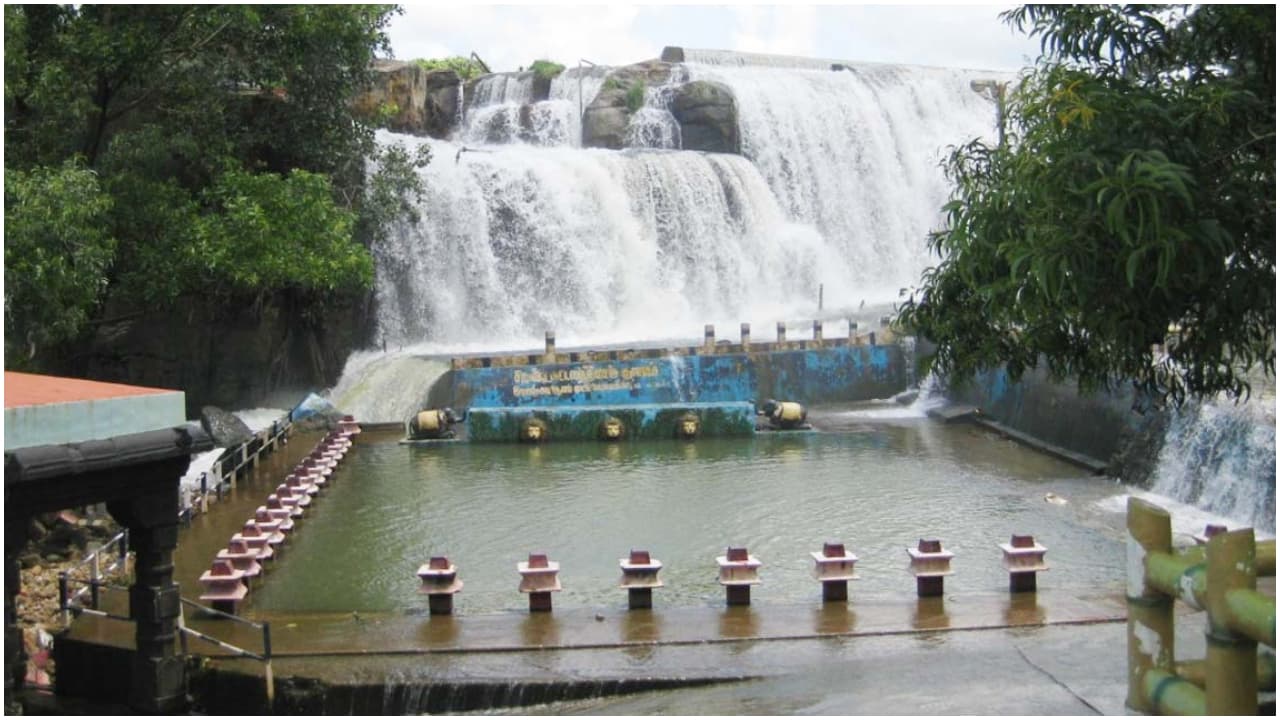 Thripparappu waterfalls