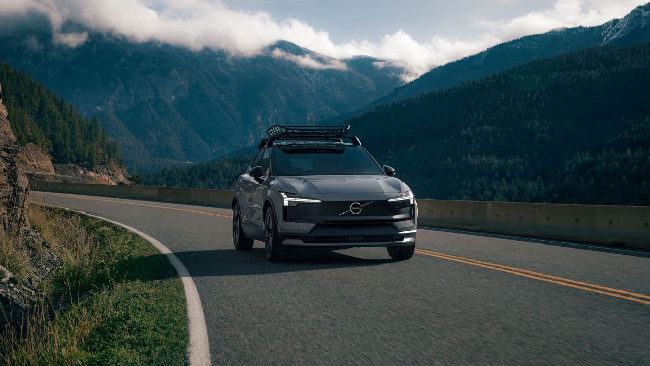  Volvo EX30 Electric SUV