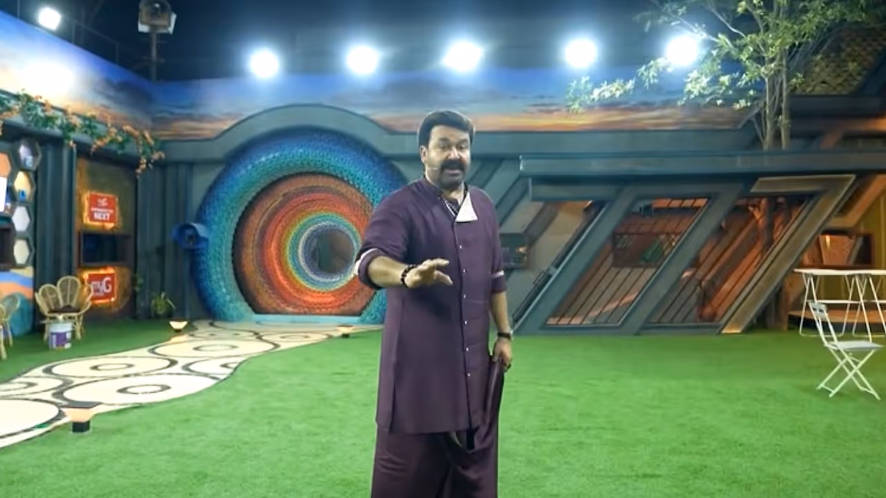 bigg boss malayalam season 7 begins mohanlal welcomes audience