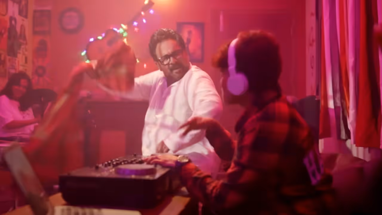 Oru Muthum Thedi FROM independence movie now remixed for sahasam movie