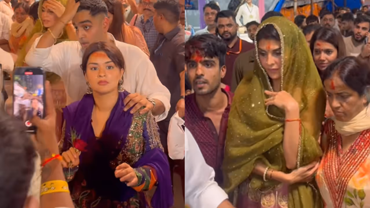 Jacqueline Fernandez At Lalbaugcha Raja