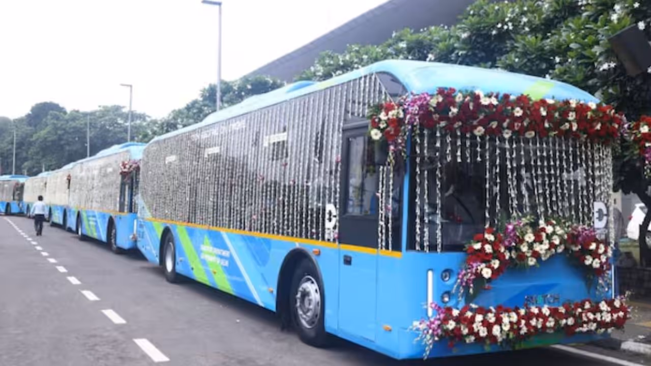 दिल्ली में शुरू होंगी यू स्पेशल बसें