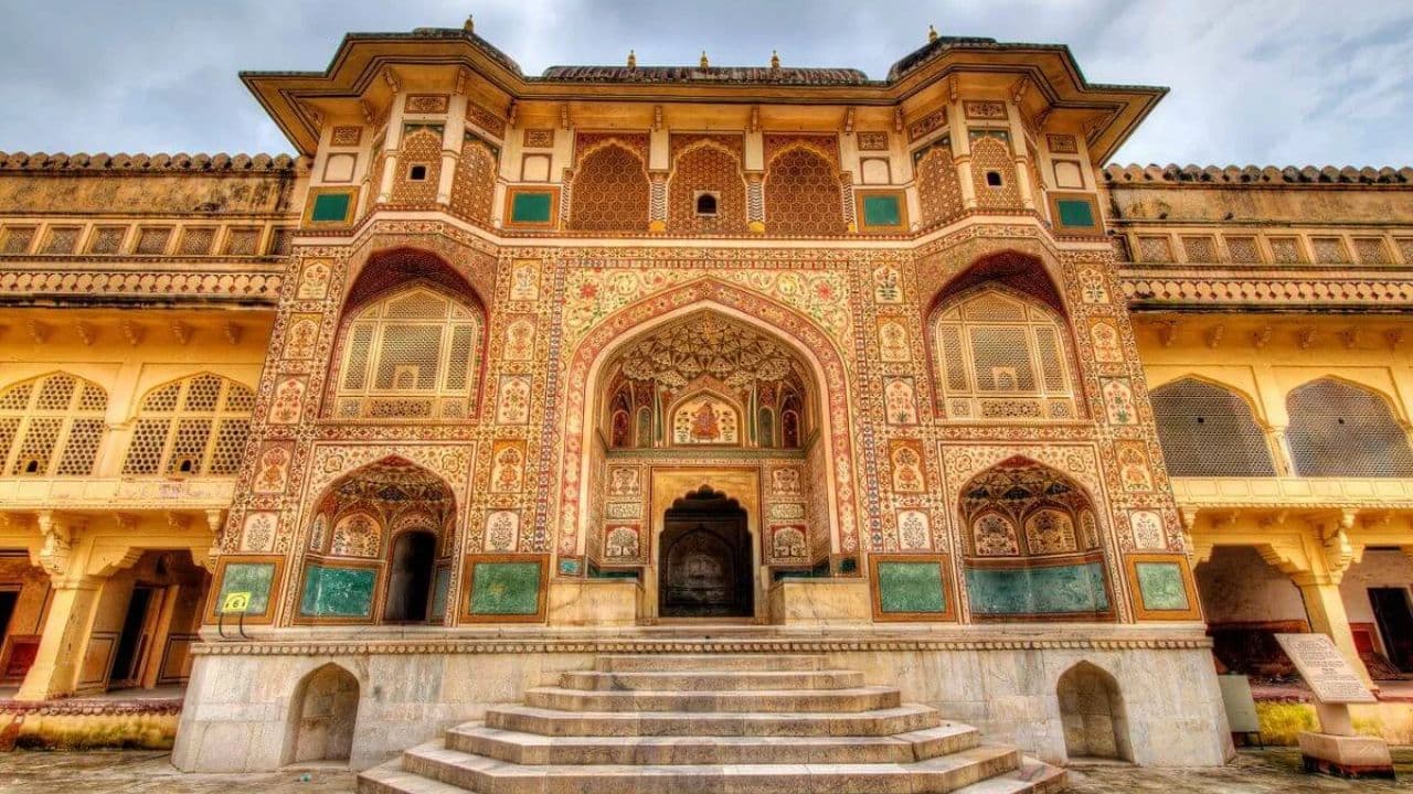 famous bollywood shooting location in madhya pradesh 