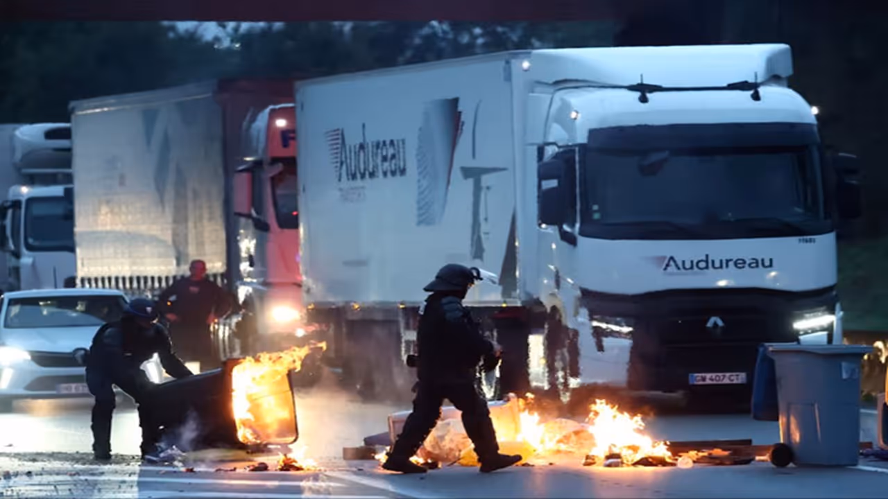 France Massive violence