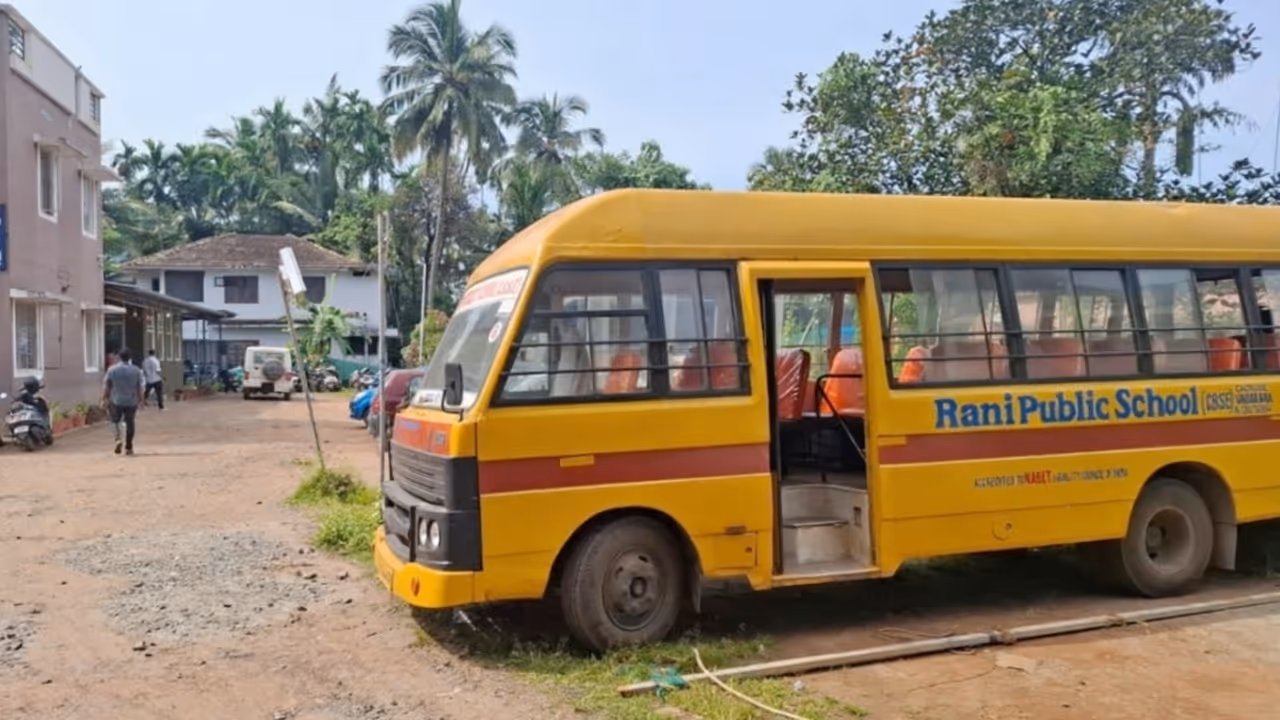 Vadakara Rani Public School Bus