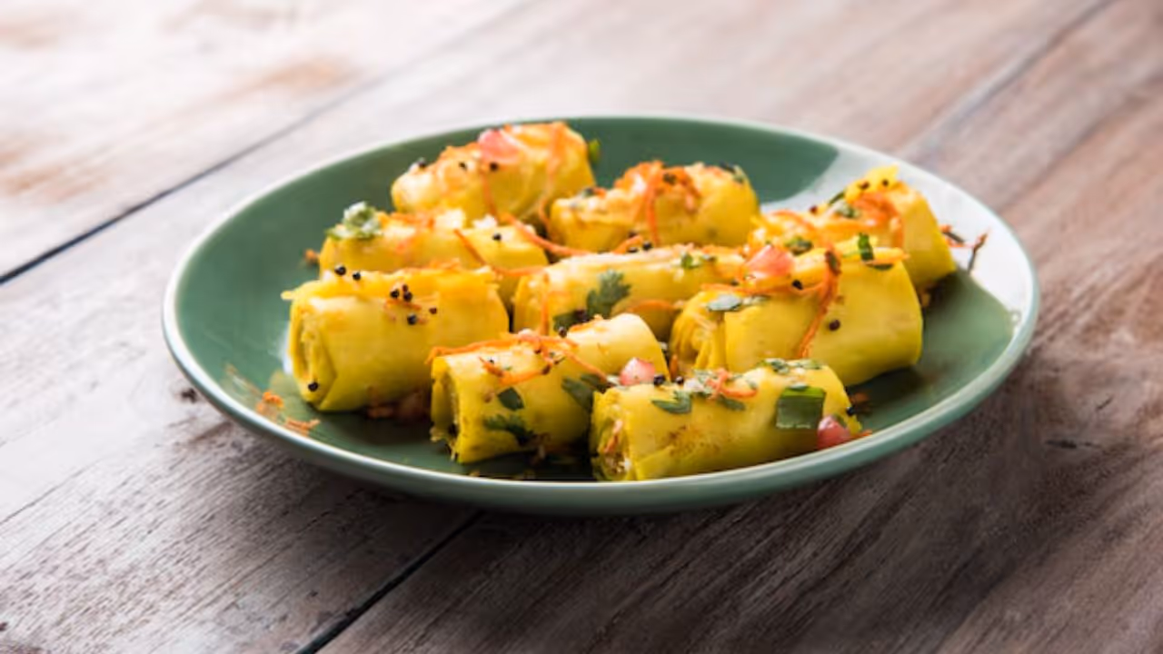 easy khandvi rolling trick