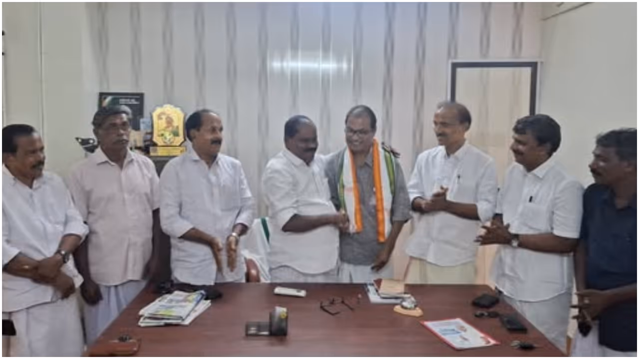 CPM leader joins Congress CPM leader joins Congress